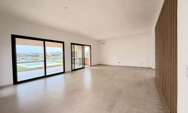 Casa en venta sobre laguna en San Sebastián
