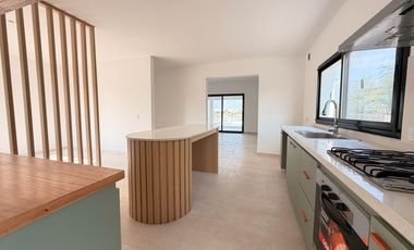 Casa en venta sobre laguna en San Sebastián