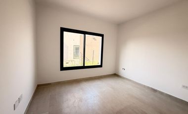 Casa en venta sobre laguna en San Sebastián