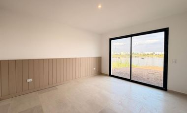 Casa en venta sobre laguna en San Sebastián