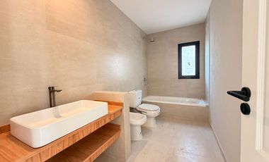 Casa en venta sobre laguna en San Sebastián