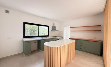 Casa en venta sobre laguna en San Sebastián