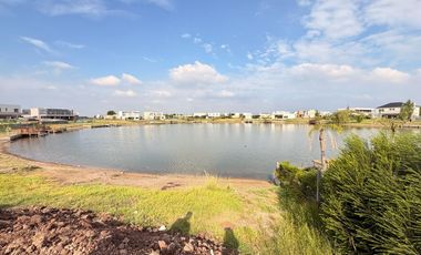 Casa en venta sobre laguna en San Sebastián