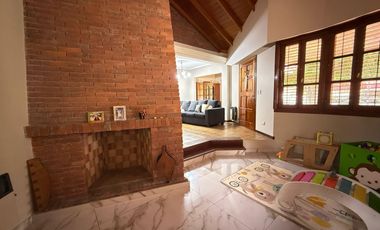 Casa en Jose Marmol en venta