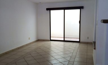 Casa en quinta villas privada arboledas