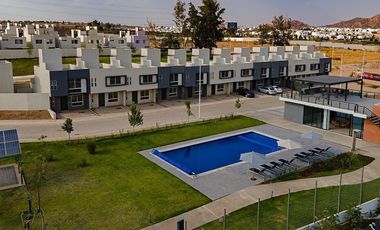 Casa en renta Coto Abié, Valle Imperial , Zapopan: 3 rec. y Roof Garden.