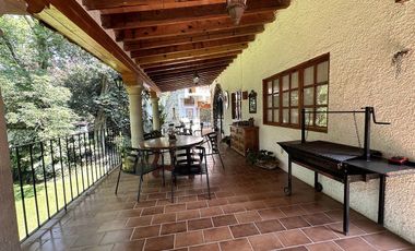 HERMOSA CASA EN CUERNAVACA, CON JARDIN ESPECTACULAR