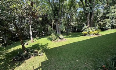HERMOSA CASA EN CUERNAVACA, CON JARDIN ESPECTACULAR