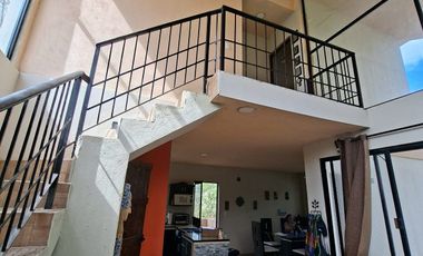 Casa amueblada en venta cerca de Ciudad Caucel