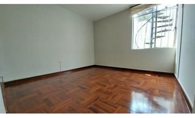 ACOGEDORA CASA DE 2 PISOS 3 DORMITORIOS; EN BARRANCO.