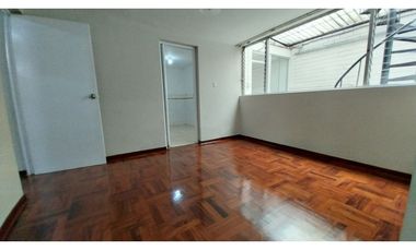 ACOGEDORA CASA DE 2 PISOS 3 DORMITORIOS; EN BARRANCO.