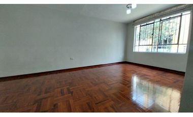 ACOGEDORA CASA DE 2 PISOS 3 DORMITORIOS; EN BARRANCO.