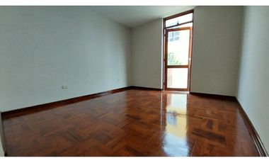 ACOGEDORA CASA DE 2 PISOS 3 DORMITORIOS; EN BARRANCO.