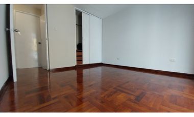 ACOGEDORA CASA DE 2 PISOS 3 DORMITORIOS; EN BARRANCO.