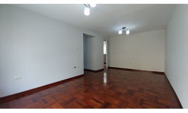 ACOGEDORA CASA DE 2 PISOS 3 DORMITORIOS; EN BARRANCO.