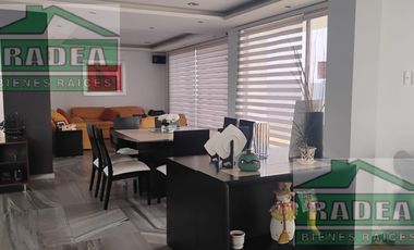 Hermosa Casa con una Vista Espectacular