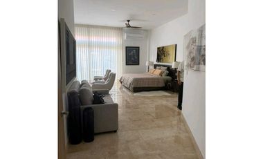 CASA DE LUJO EN VENTA – MONTERA

✨ En exclusivo conjunto cerrado