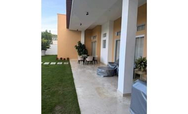 CASA DE LUJO EN VENTA – MONTERA

✨ En exclusivo conjunto cerrado