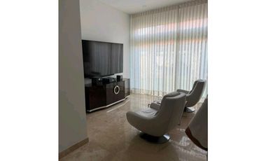 CASA DE LUJO EN VENTA – MONTERA

✨ En exclusivo conjunto cerrado