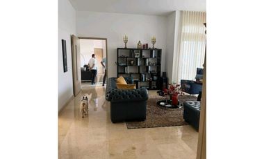 CASA DE LUJO EN VENTA – MONTERA

✨ En exclusivo conjunto cerrado