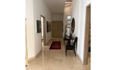 CASA DE LUJO EN VENTA – MONTERA

✨ En exclusivo conjunto cerrado