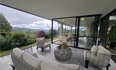 Casa para rentar en El Alto de Las Palmas. Variante aeropuerto.