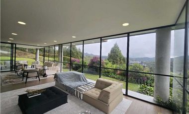 Casa para rentar en El Alto de Las Palmas. Variante aeropuerto.