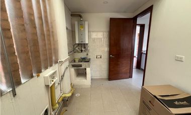 Rento linda casa campestre con 4 alcobas, amplia zona verde.