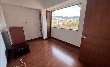 Rento linda casa campestre con 4 alcobas, amplia zona verde.