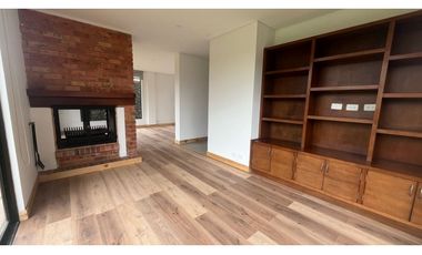 Rento linda casa campestre con 4 alcobas, amplia zona verde.
