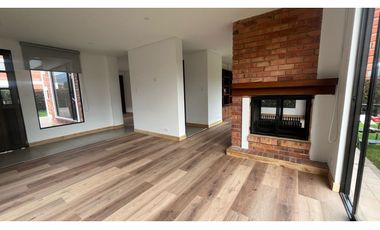 Rento linda casa campestre con 4 alcobas, amplia zona verde.