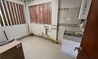 Rento linda casa campestre con 4 alcobas, amplia zona verde.