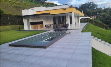 Vendo Linda Casa Campestre, Pereira, Vía Armenia 