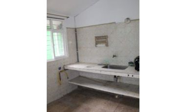 EN VENTA CASA 1ER PISO EN GUAYACANES, CALI