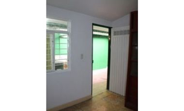 EN VENTA CASA 1ER PISO EN GUAYACANES, CALI