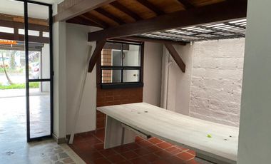 Venta locales comerciales y bodega en Cristo Rey Guayabal. 