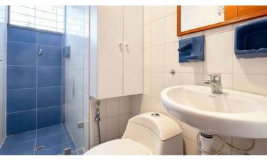 Casa esquinera de tres pisos en venta | Las Flores - Palmira