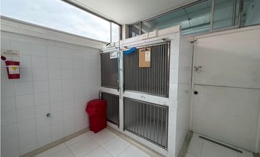 SE ARRIENDA LOCAL EN CEDRITOS 1.165m2