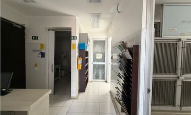 SE ARRIENDA LOCAL EN CEDRITOS 1.165m2