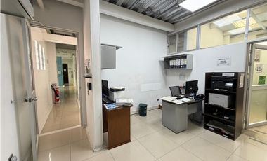 SE ARRIENDA LOCAL EN CEDRITOS 1.165m2