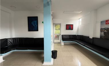 SE ARRIENDA LOCAL EN CEDRITOS 1.165m2