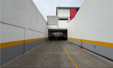 SE ARRIENDA LOCAL EN CEDRITOS 1.165m2