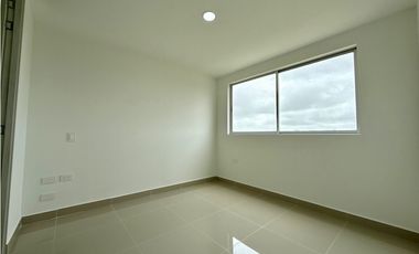 APARTAMENTO NUEVO EN ALTOS DE LOS ROSALES CON VISTA A VEGETACION