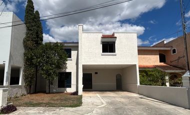 Casa en renta en privada en Mérida, Monterreal