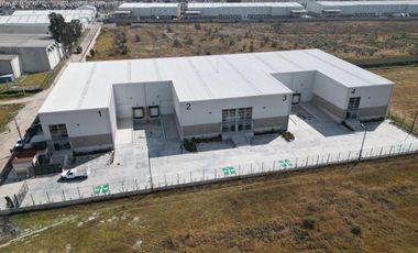 Bodega en renta de 3,200 m2 divisibles en Toluca