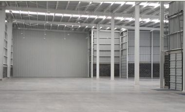 Bodega en renta de 3,200 m2 divisibles en Toluca