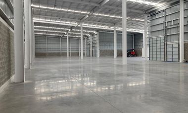 Bodega en renta de 3,200 m2 divisibles en Toluca