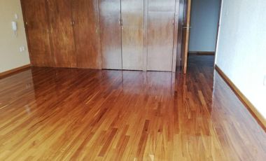 Casa con alberca y jardín en Satélite.