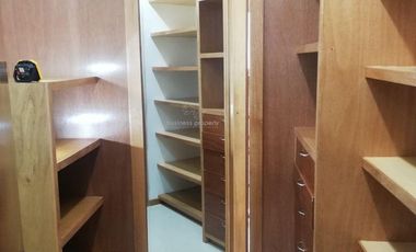 Casa con alberca y jardín en Satélite.