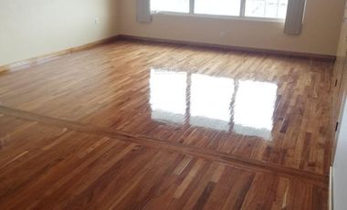 Casa con alberca y jardín en Satélite.